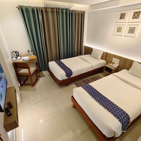 Hotel Nandini Dhaka Ngoại thất bức ảnh