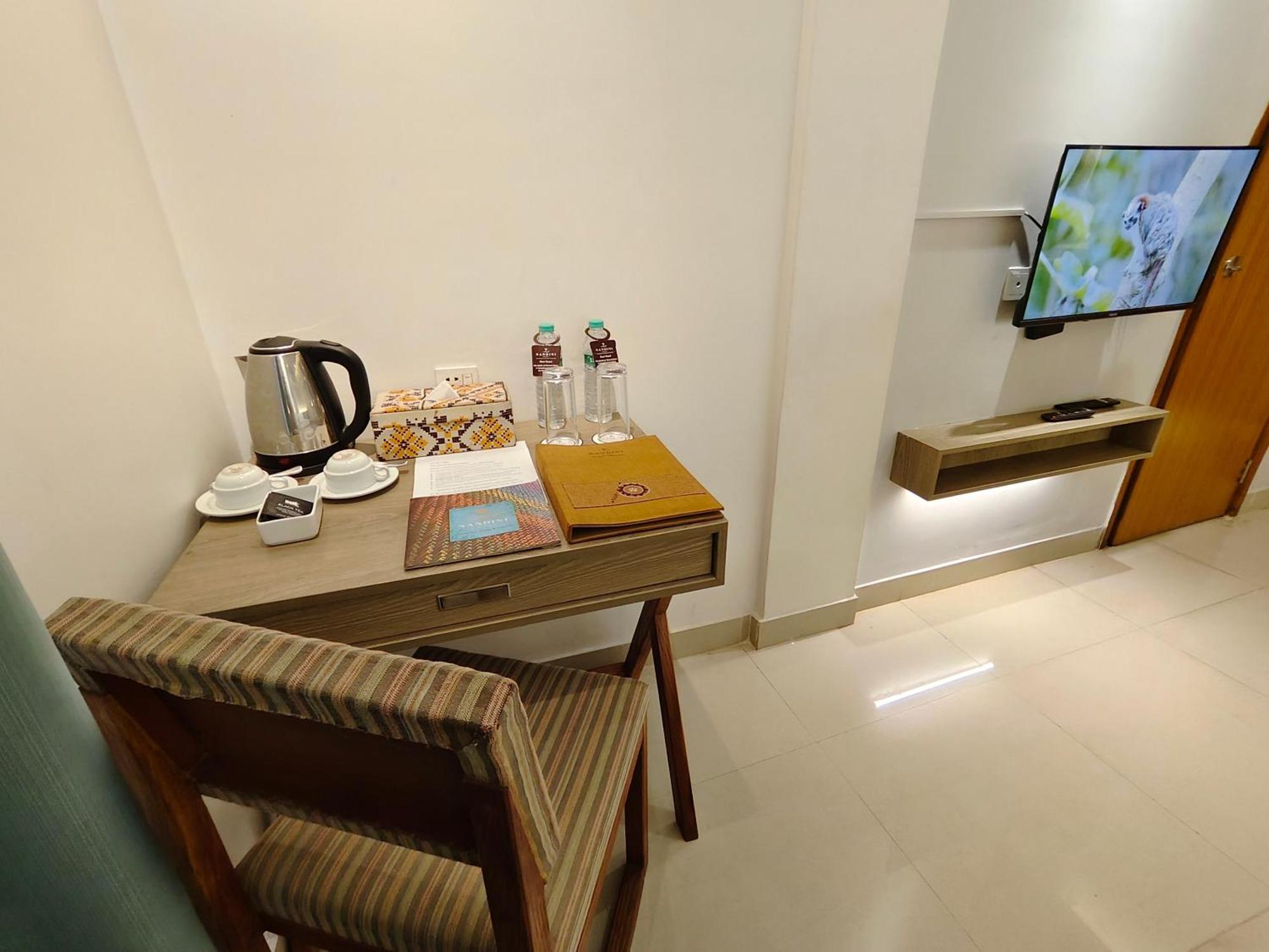 Hotel Nandini Dhaka Ngoại thất bức ảnh