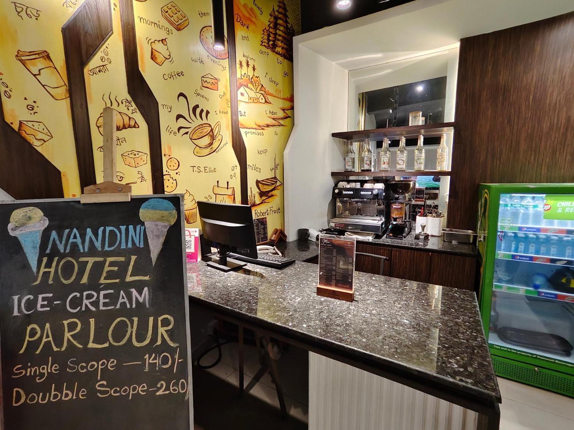 Hotel Nandini Dhaka Ngoại thất bức ảnh